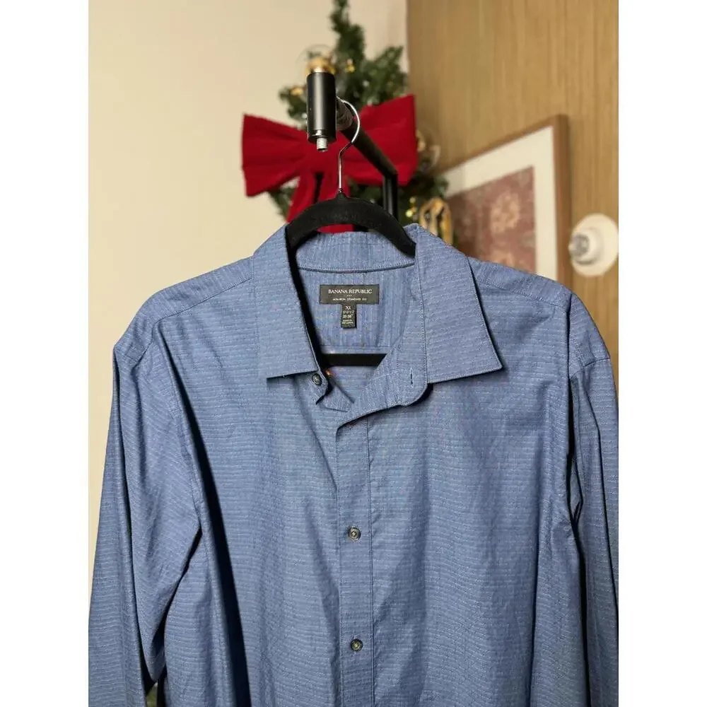 Banana Republic Men's Blue Button-Up Dress Shirt